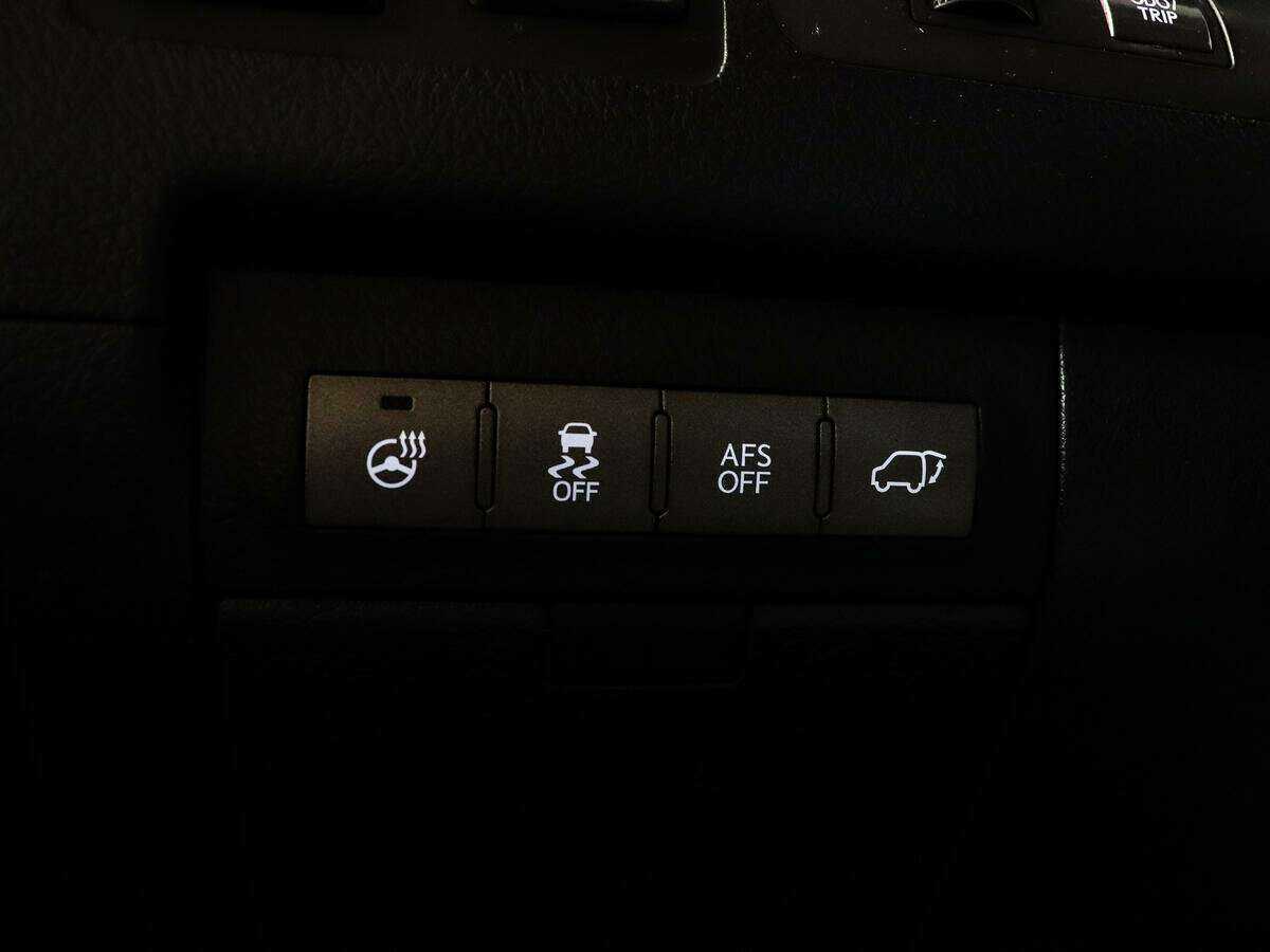 Lexus LX с пробегом — 2015 год. Фото: #23