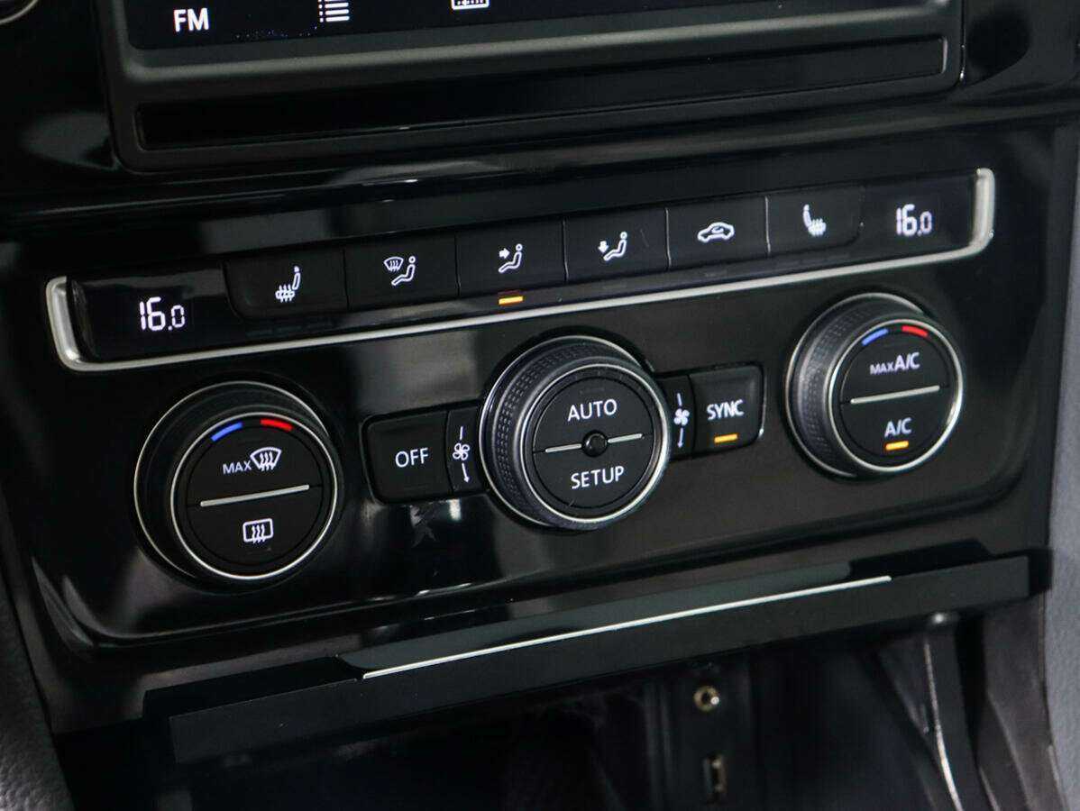 Volkswagen Golf с пробегом — 2013 год. Фото: #15