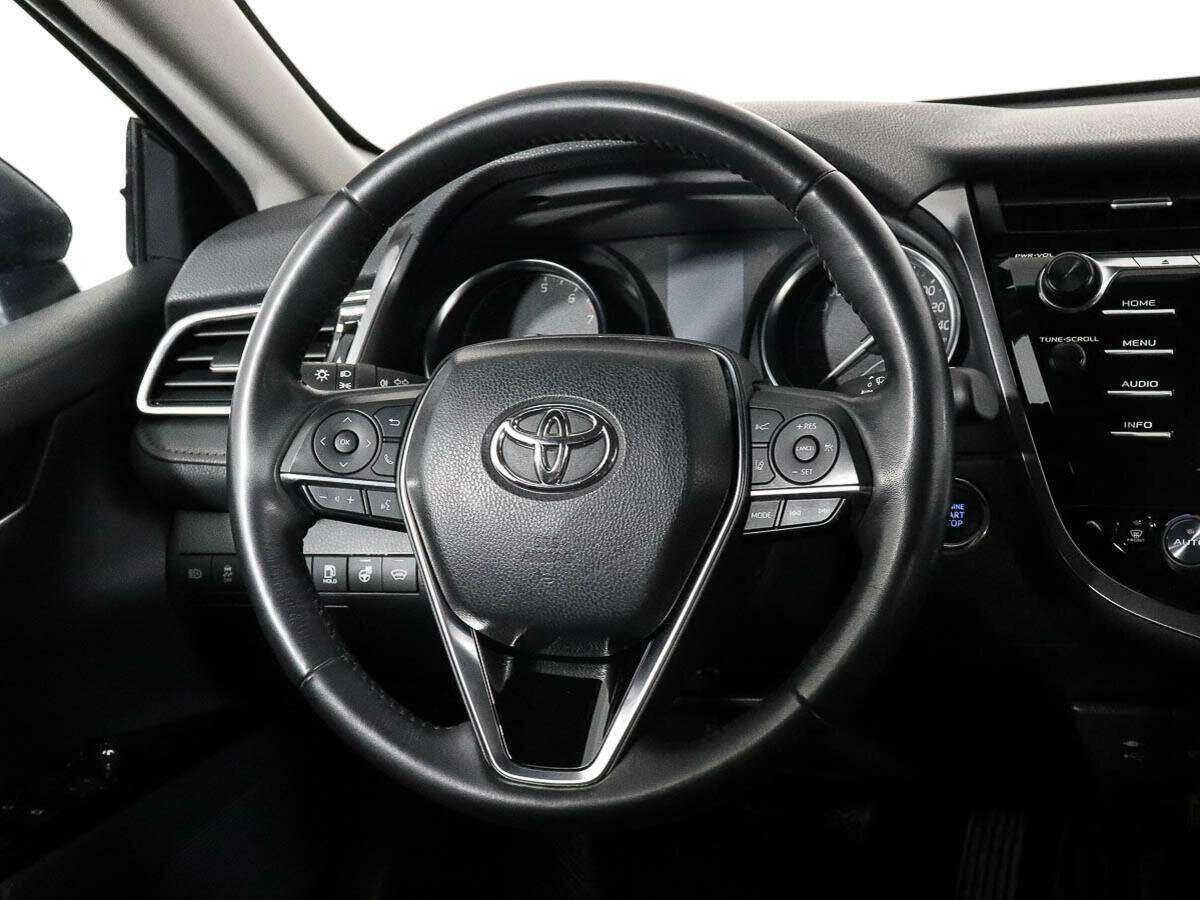 Toyota Camry с пробегом — 2020 год. Фото: #9