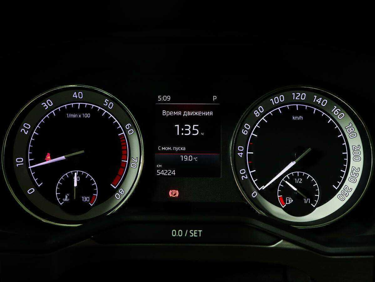 Skoda Superb с пробегом — 2020 год. Фото: #9