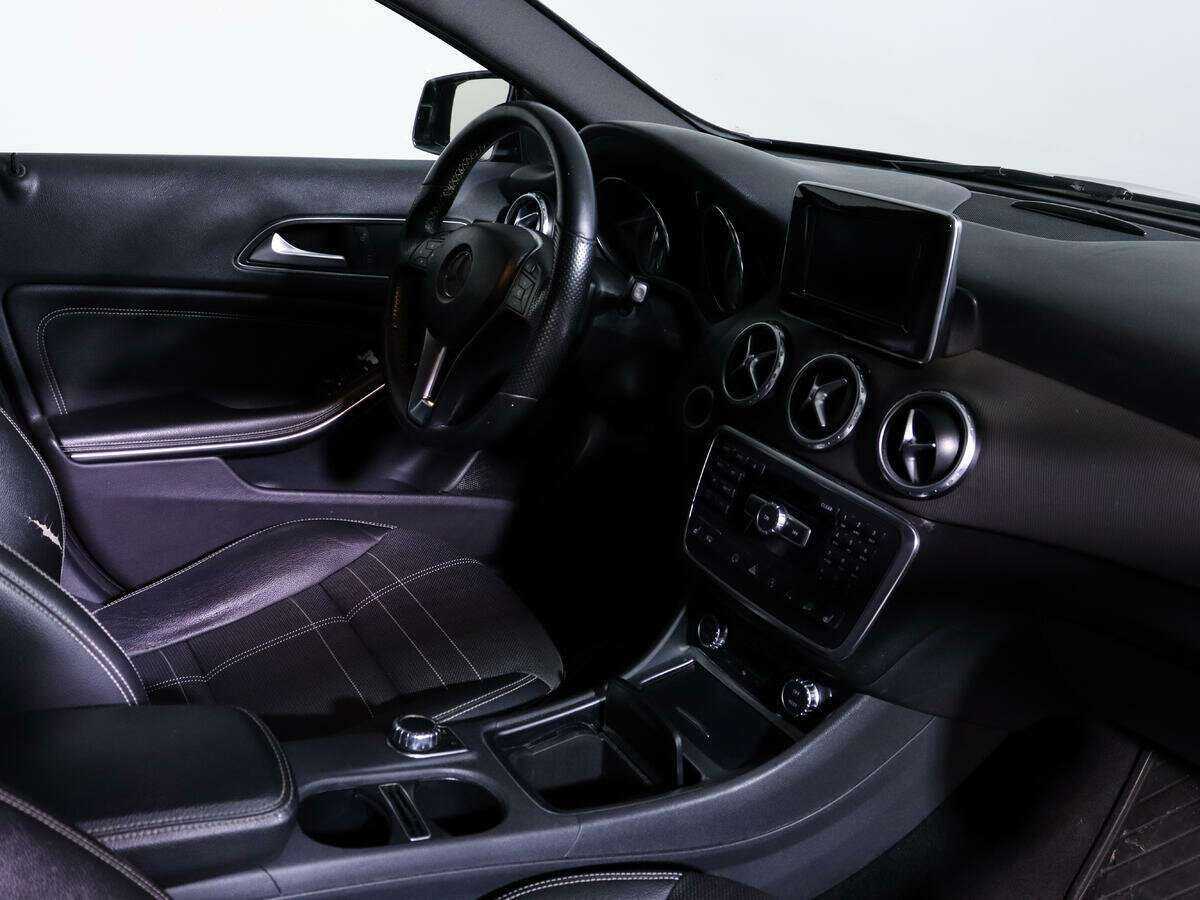 Mercedes-Benz GLA с пробегом — 2015 год. Фото: #6