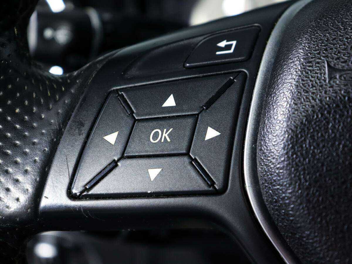 Mercedes-Benz GLA с пробегом — 2015 год. Фото: #17