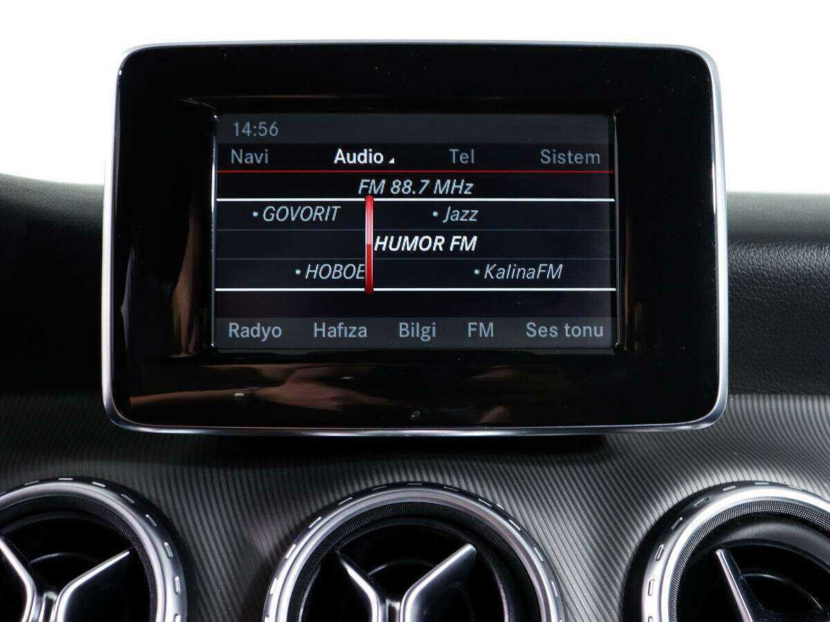 Mercedes-Benz GLA с пробегом — 2015 год. Фото: #20