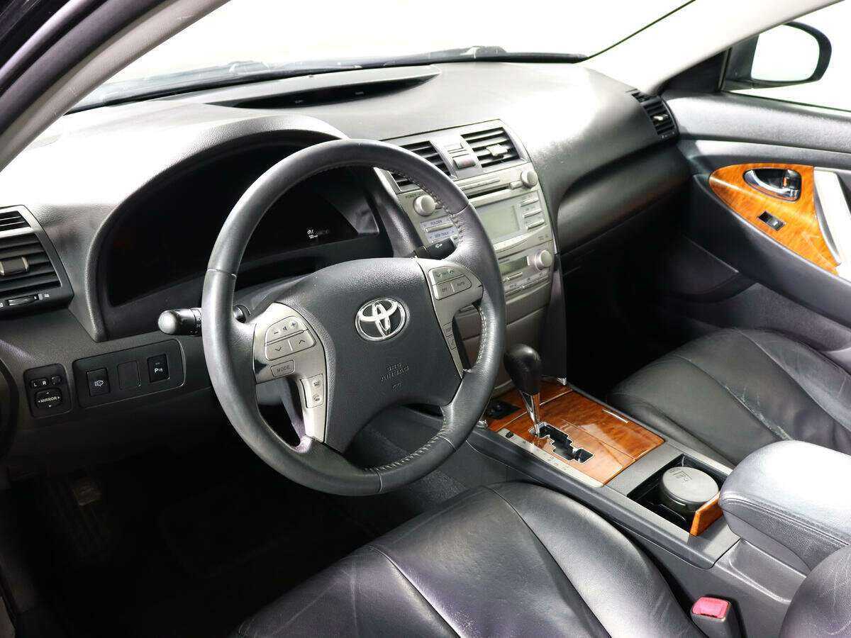 Toyota Camry с пробегом — 2011 год. Фото: #13