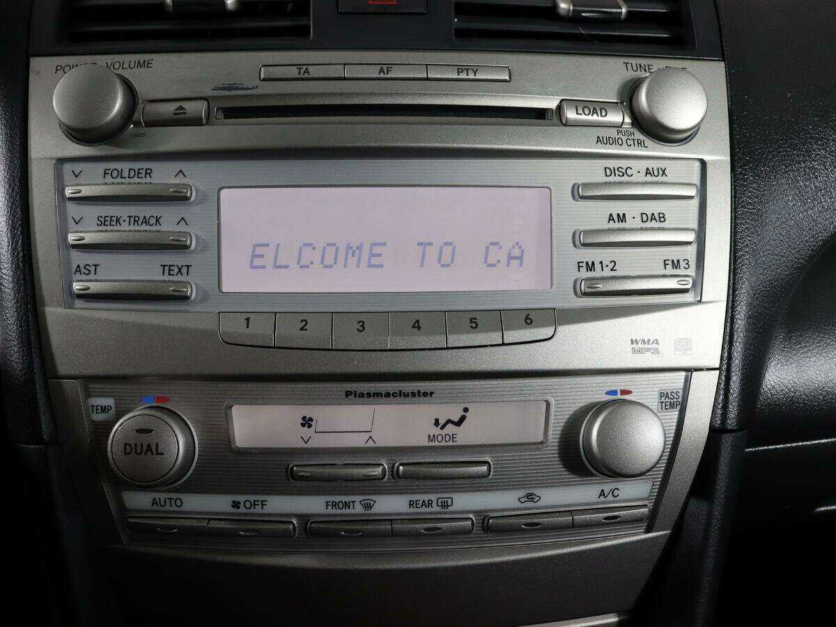 Toyota Camry с пробегом — 2011 год. Фото: #20