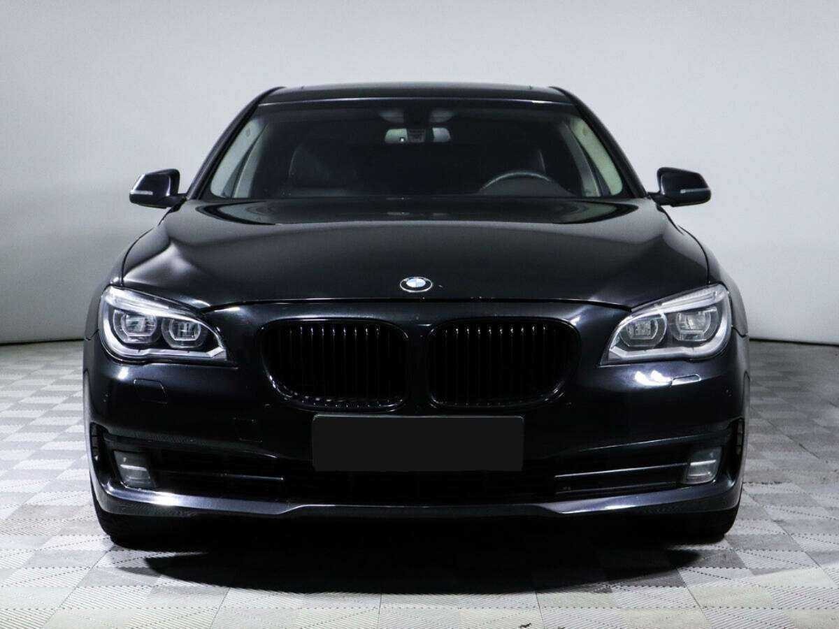 BMW 7 серии с пробегом — 2013 год. Фото: #1