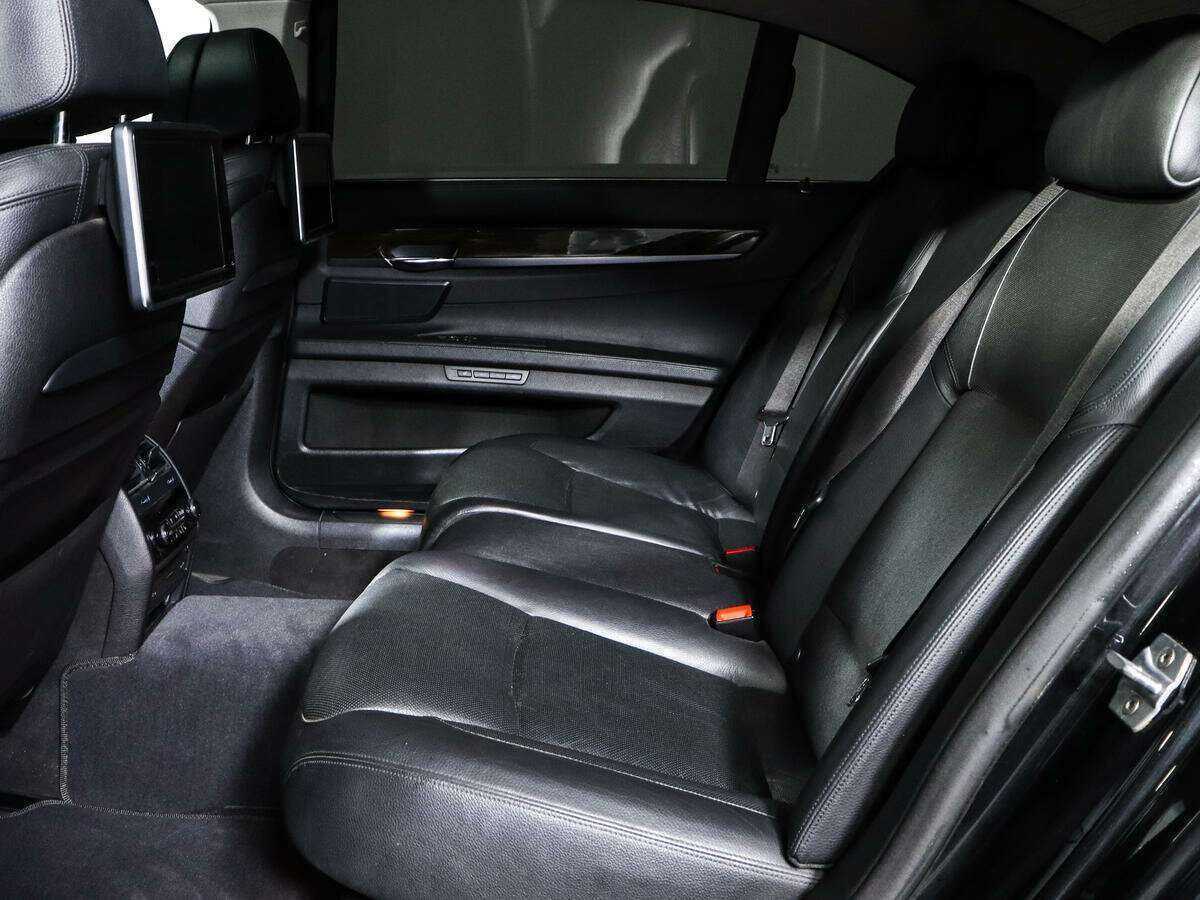 BMW 7 серии с пробегом — 2013 год. Фото: #8