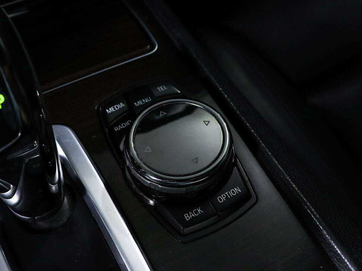 BMW 7 серии с пробегом — 2013 год. Фото: #16