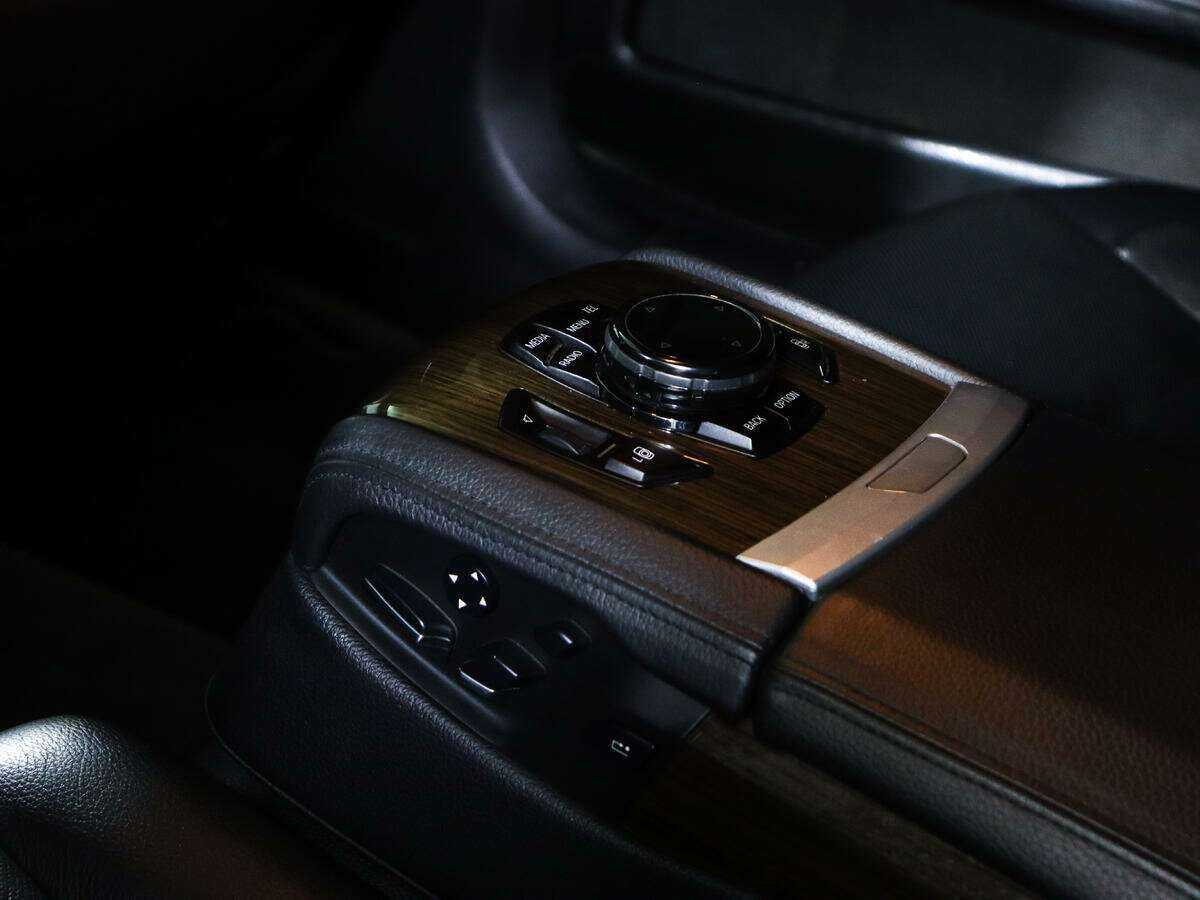 BMW 7 серии с пробегом — 2013 год. Фото: #21