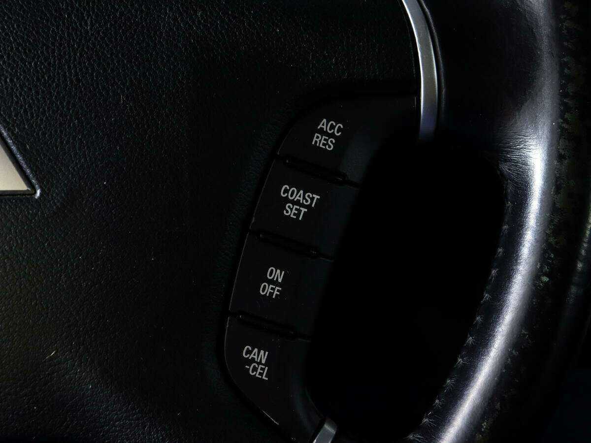 Mitsubishi Pajero с пробегом — 2011 год. Фото: #17