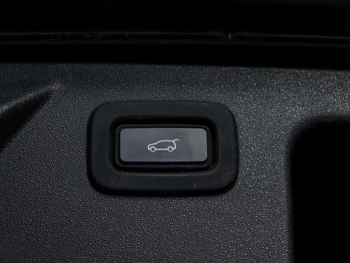 Land Rover Discovery Sport с пробегом — 2020 год. Фото: #13