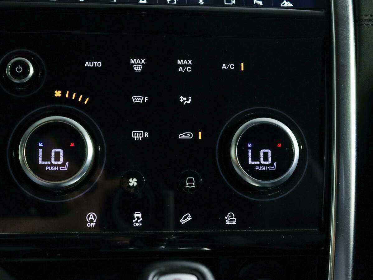 Land Rover Discovery Sport с пробегом — 2020 год. Фото: #17