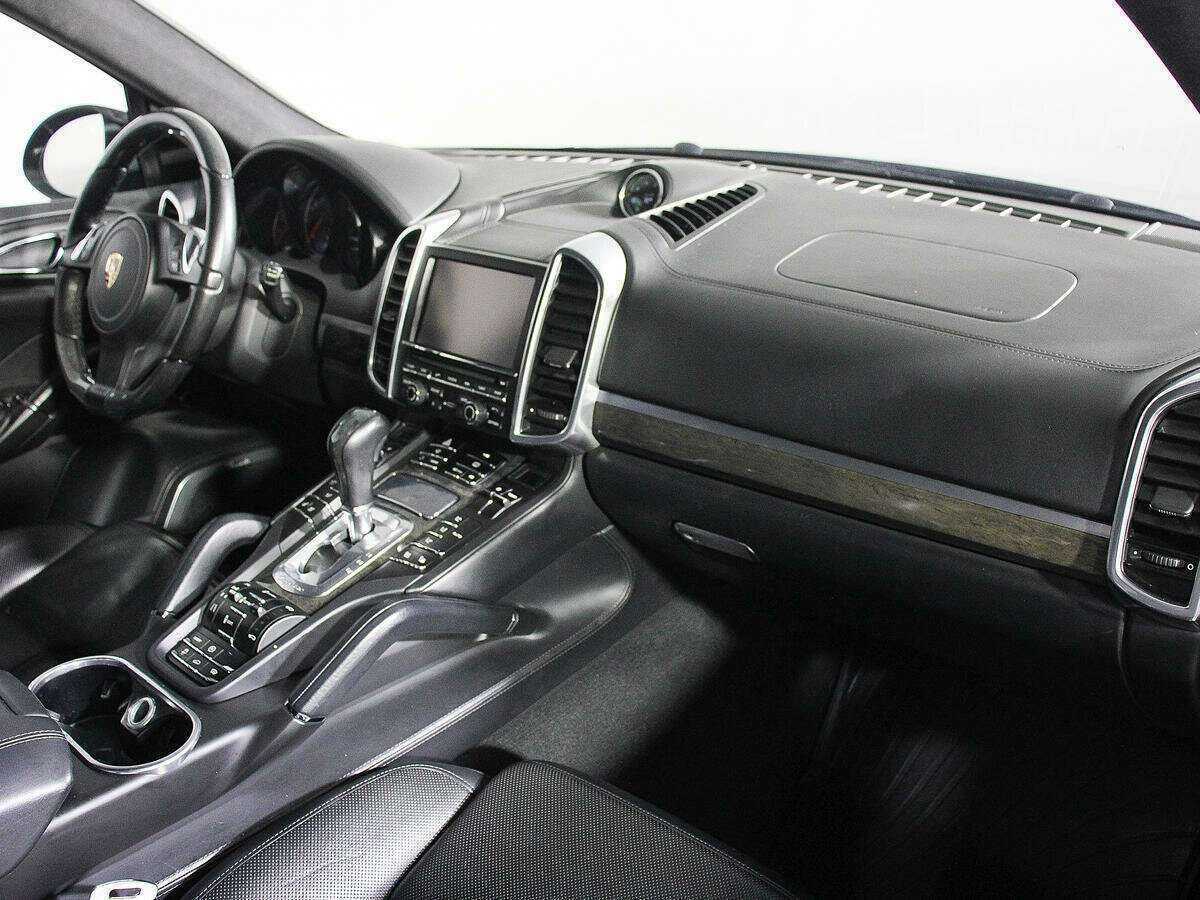 Porsche Cayenne с пробегом — 2010 год. Фото: #8