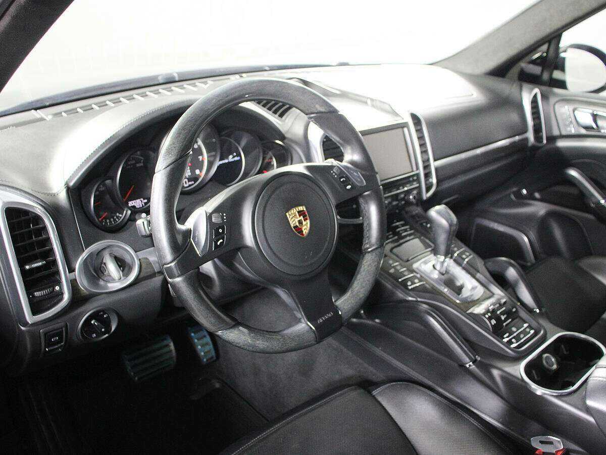 Porsche Cayenne с пробегом — 2010 год. Фото: #13