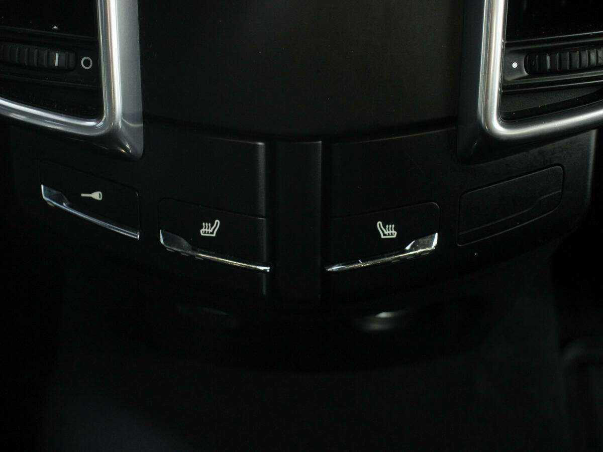 Porsche Cayenne с пробегом — 2010 год. Фото: #15