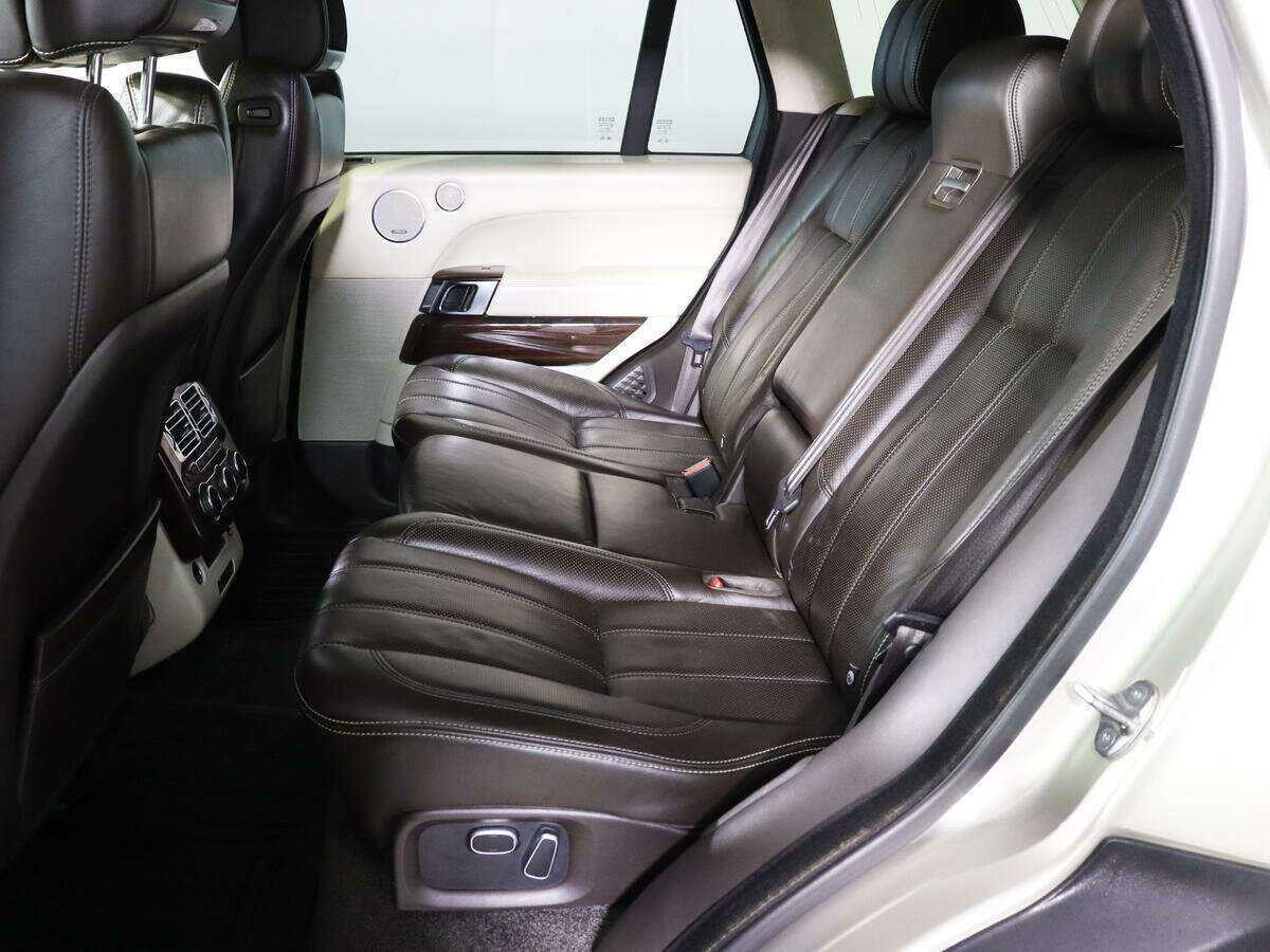 Land Rover Range Rover с пробегом — 2012 год. Фото: #9