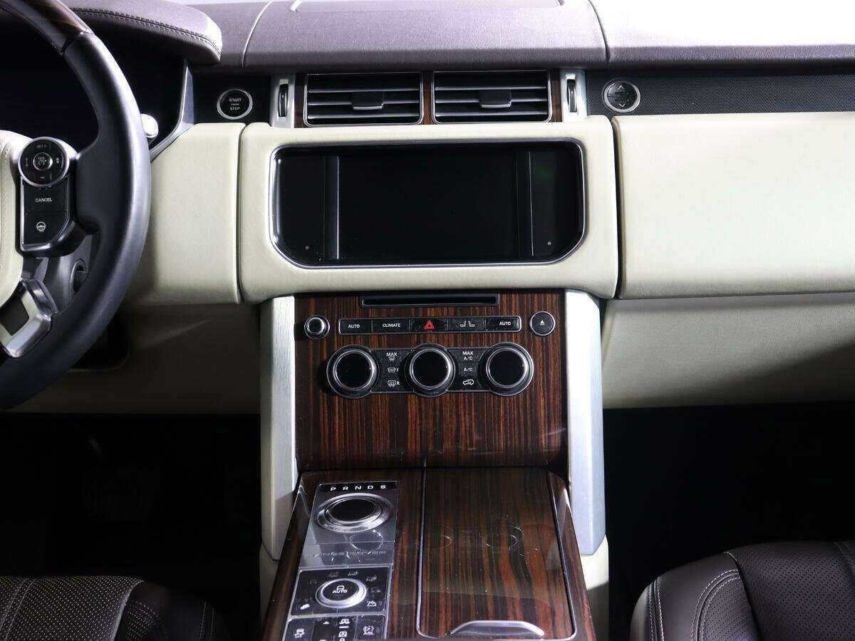 Land Rover Range Rover с пробегом — 2012 год. Фото: #12