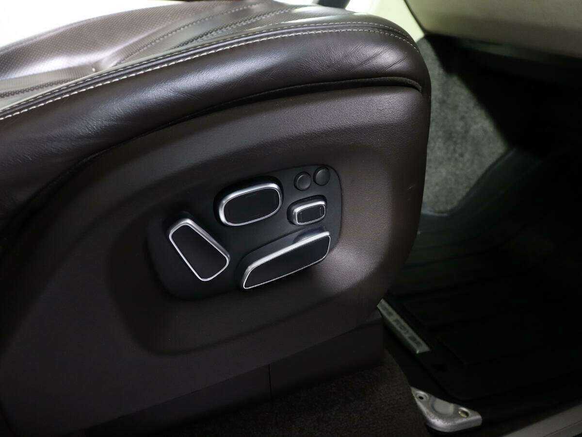 Land Rover Range Rover с пробегом — 2012 год. Фото: #14