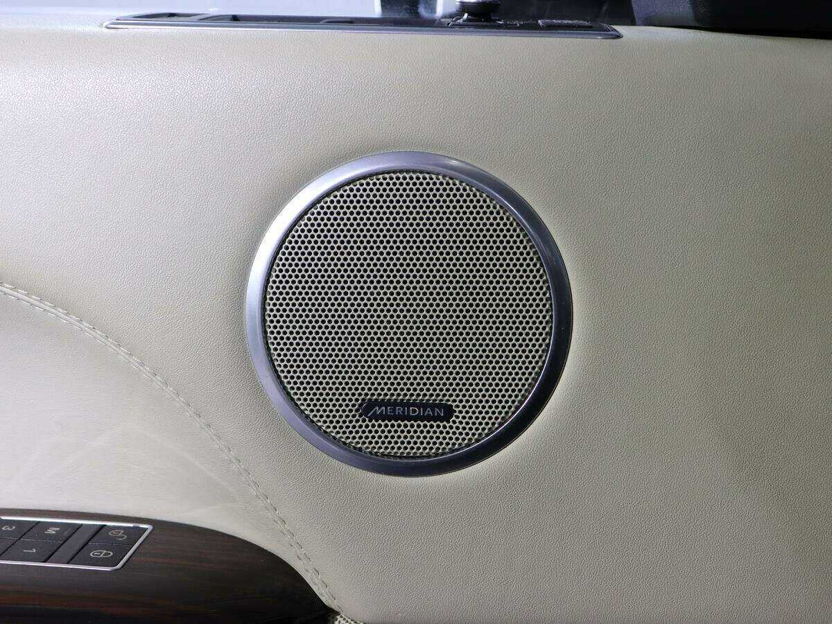 Land Rover Range Rover с пробегом — 2012 год. Фото: #22