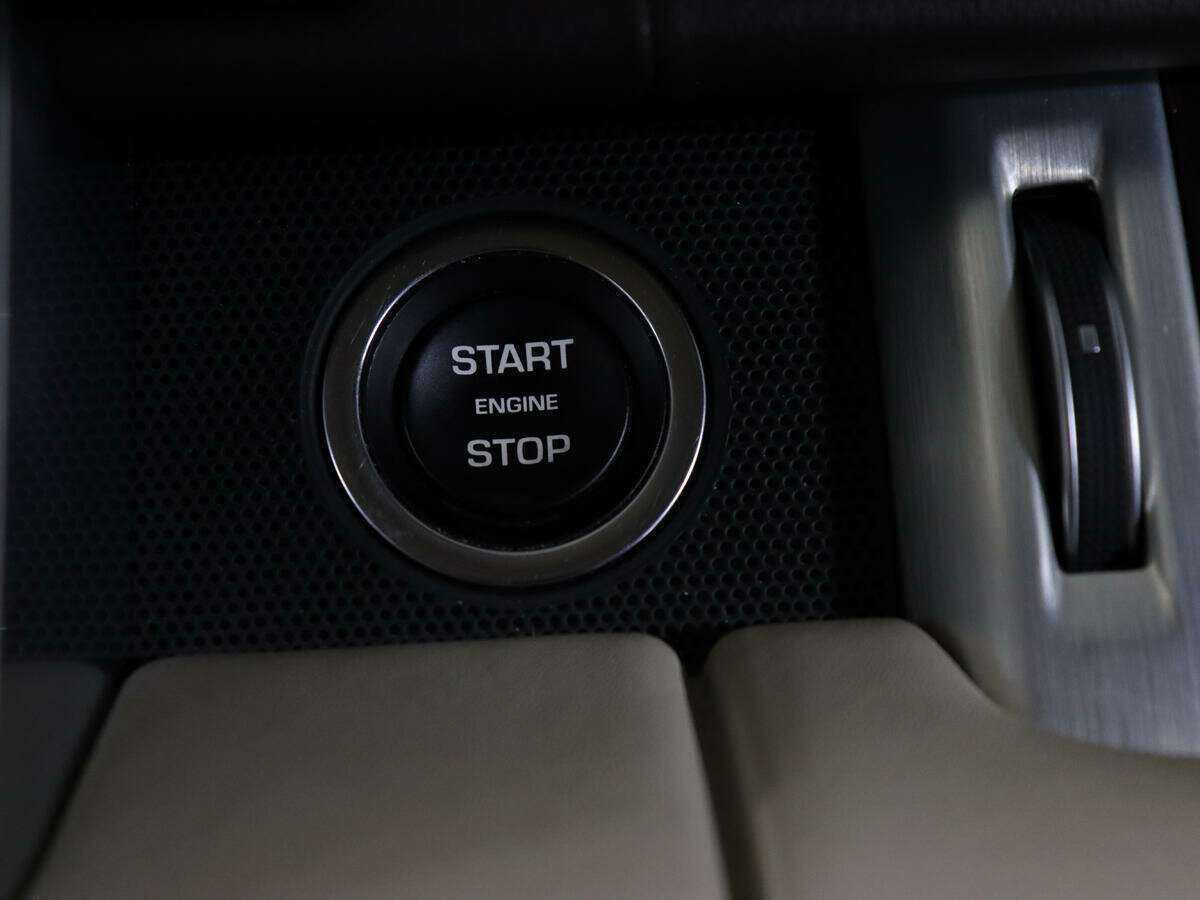 Land Rover Range Rover с пробегом — 2012 год. Фото: #26