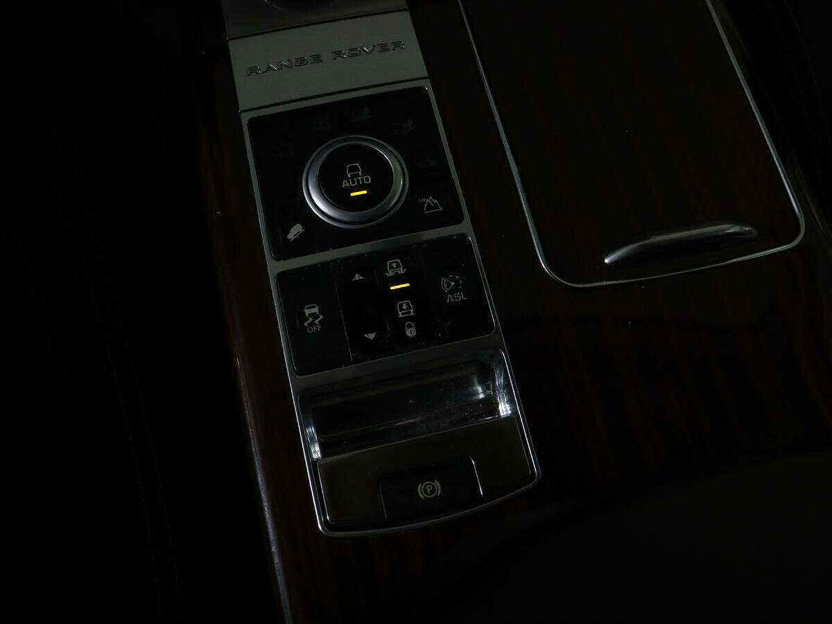 Land Rover Range Rover с пробегом — 2012 год. Фото: #27