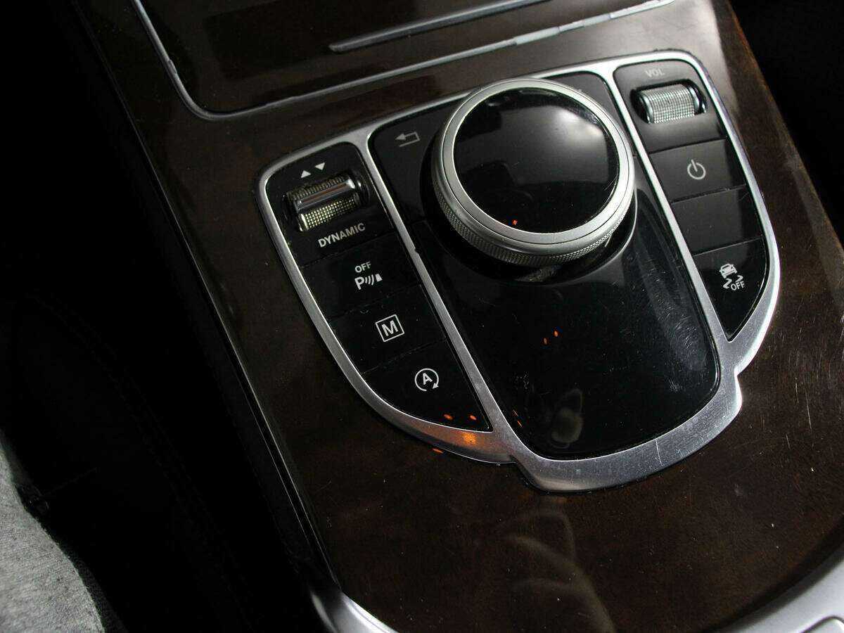 Mercedes-Benz GLC с пробегом — 2015 год. Фото: #12