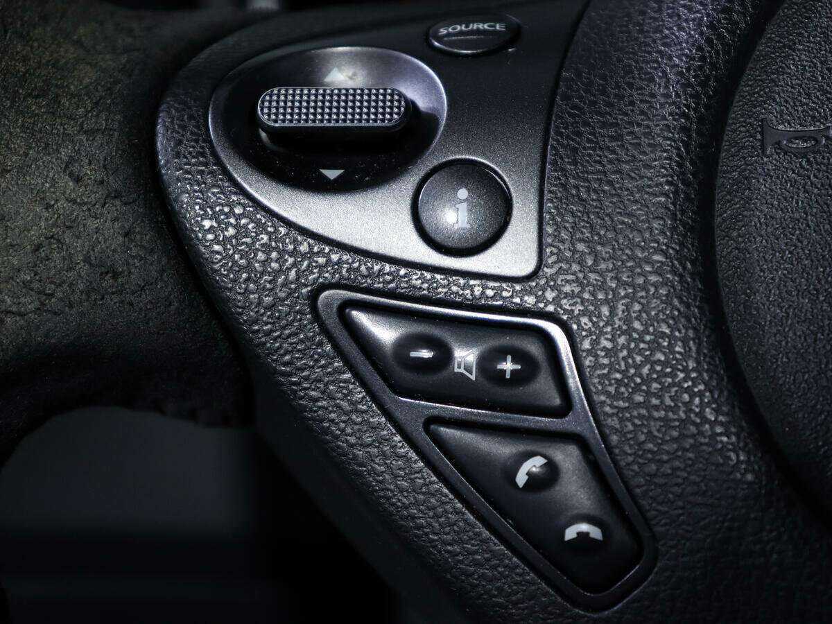 Nissan Juke Nismo с пробегом — 2013 год. Фото: #15