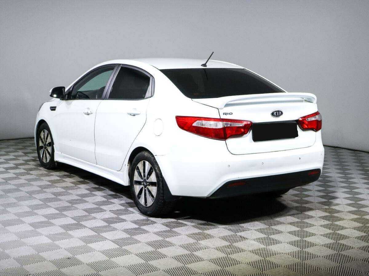 Kia Rio с пробегом — 2011 год. Фото: #5