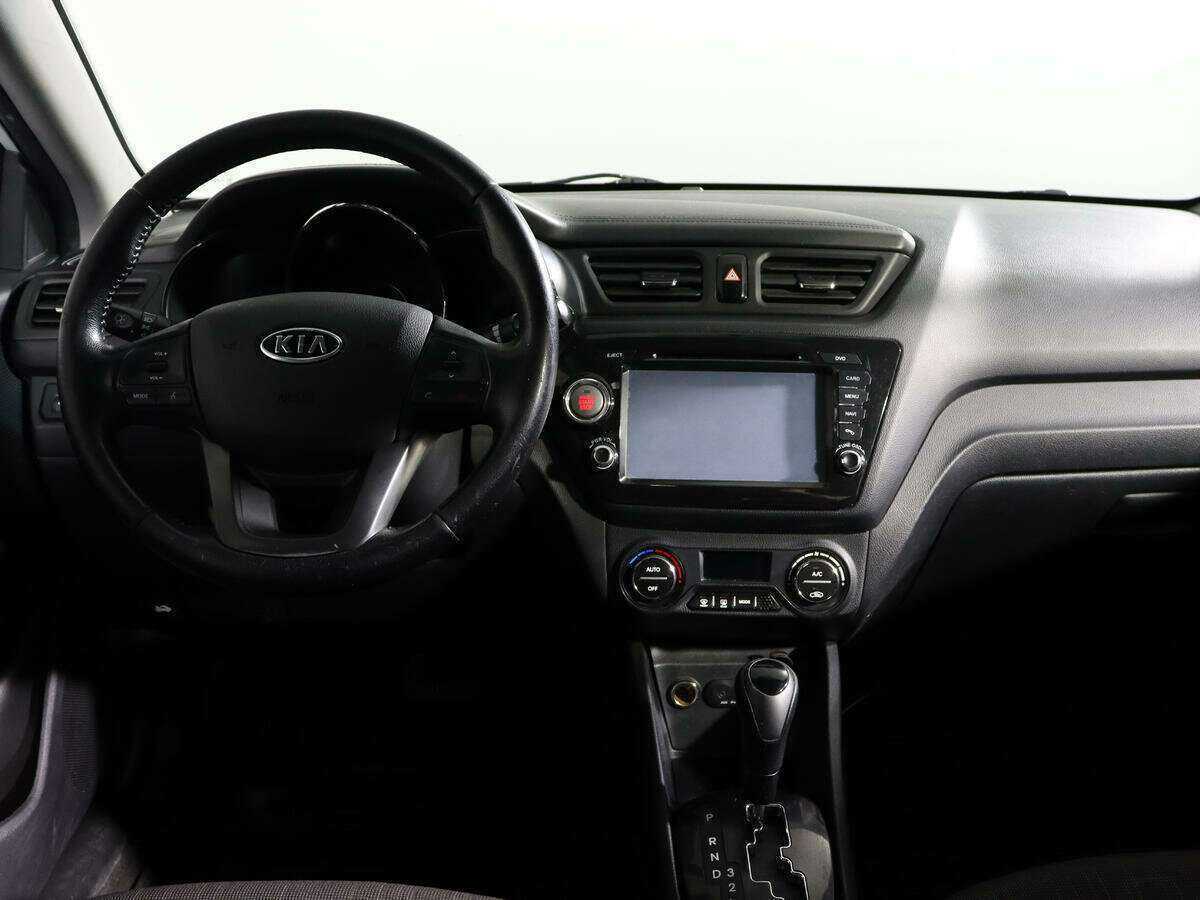 Kia Rio с пробегом — 2011 год. Фото: #9