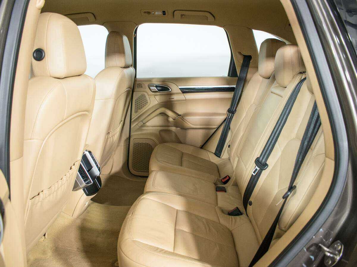 Porsche Cayenne с пробегом — 2013 год. Фото: #9