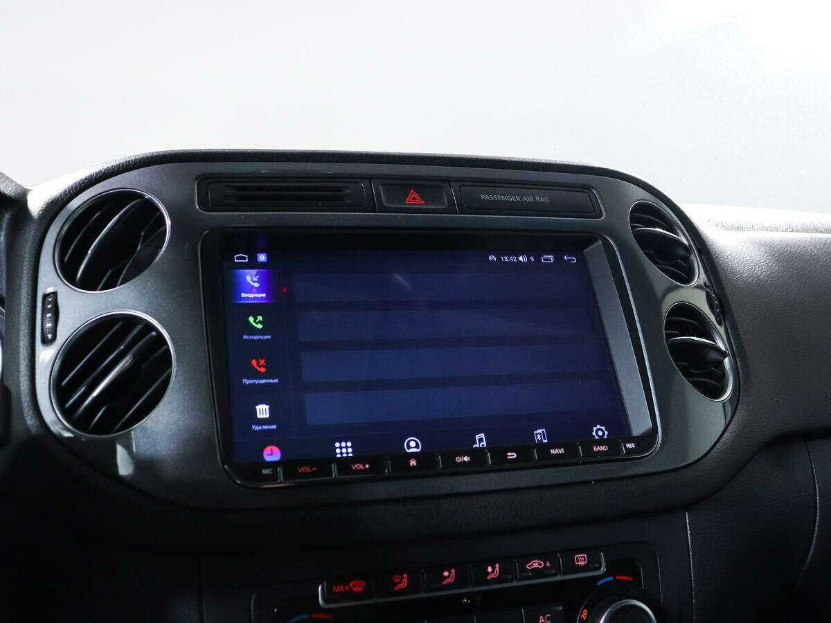 Volkswagen Tiguan с пробегом — 2011 год. Фото: #12