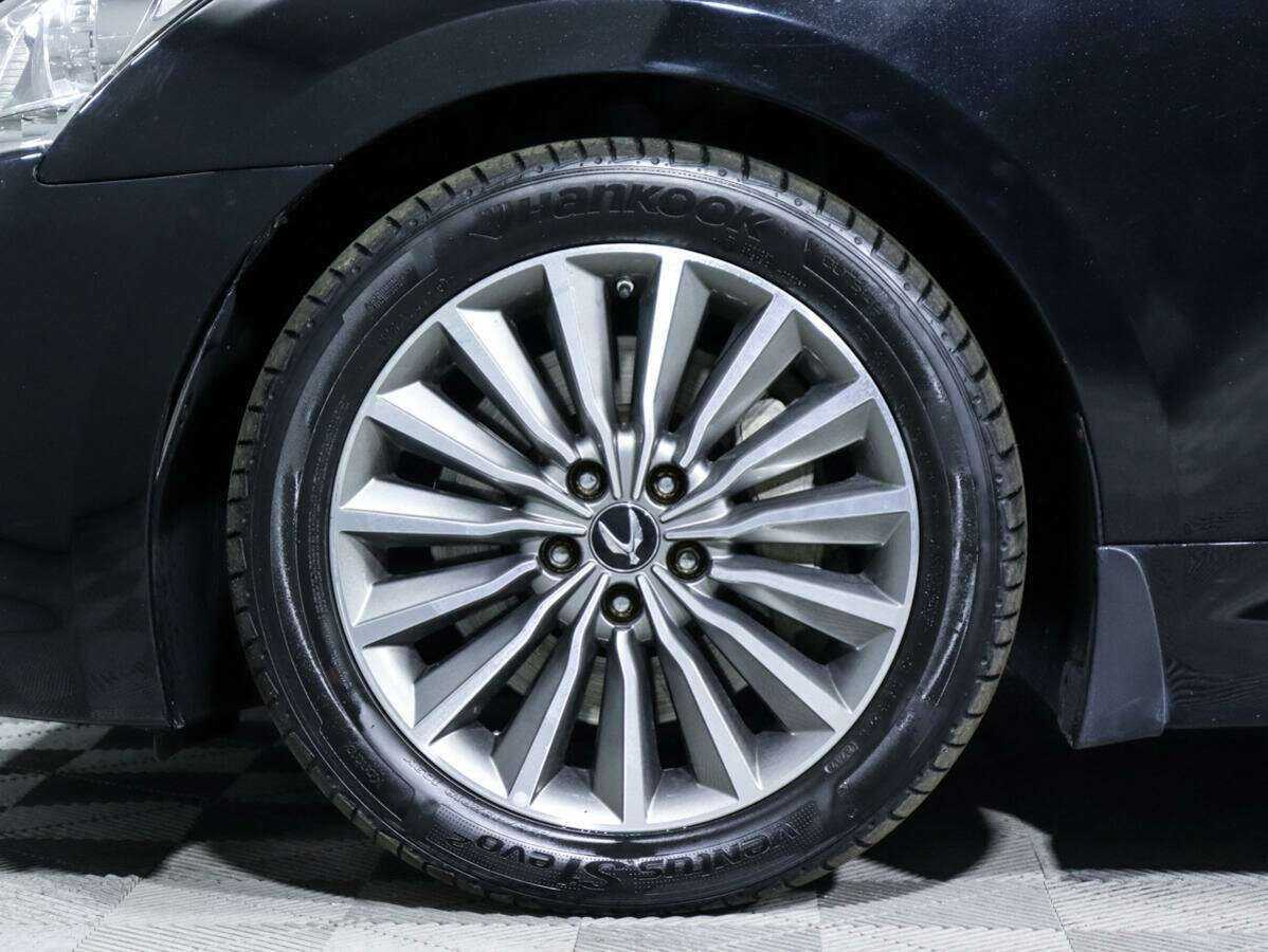 Hyundai Equus с пробегом — 2014 год. Фото: #12