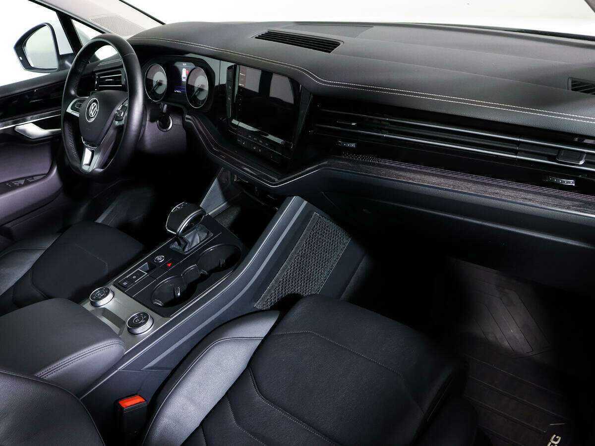 Volkswagen Touareg с пробегом — 2019 год. Фото: #6
