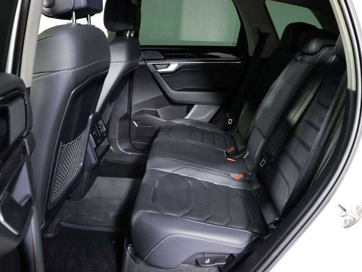Volkswagen Touareg с пробегом — 2019 год. Фото: #7