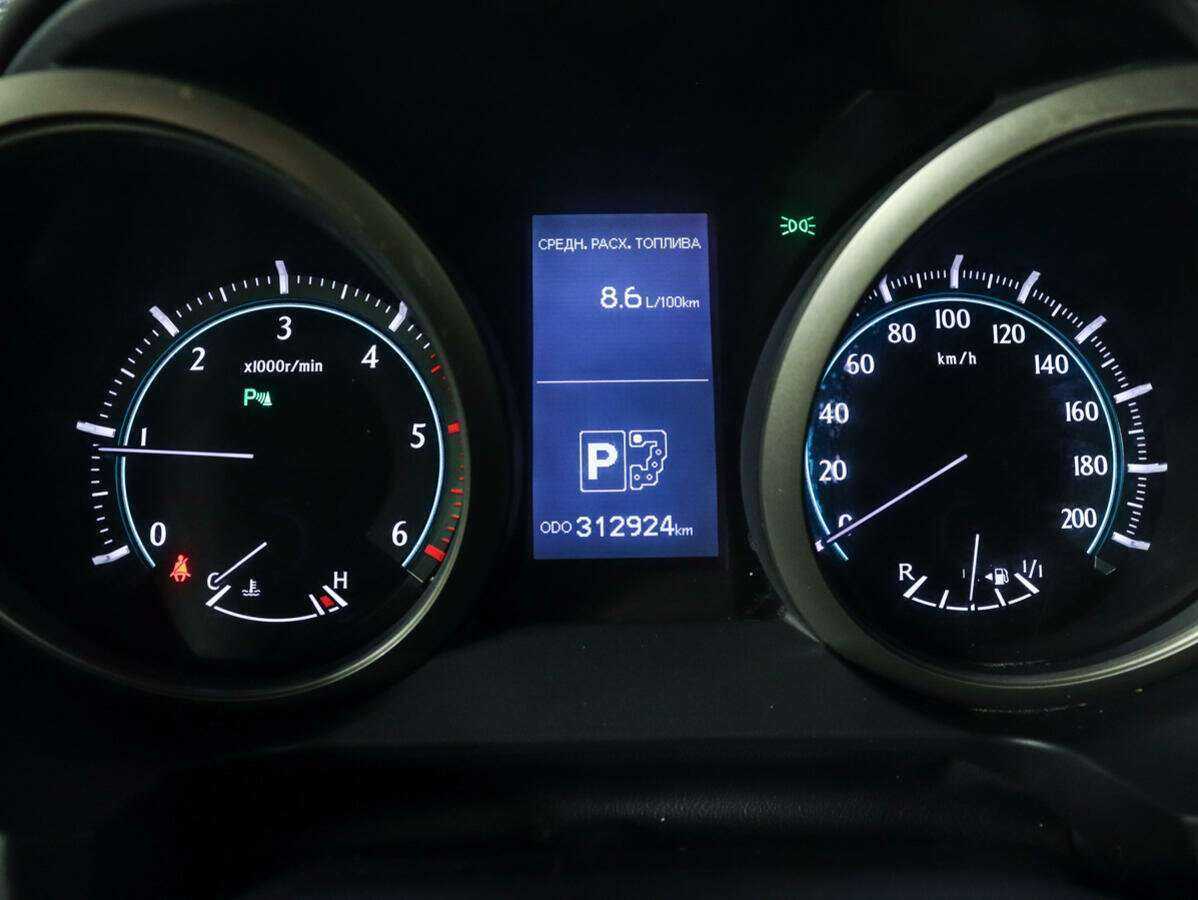 Toyota Land Cruiser Prado с пробегом — 2011 год. Фото: #10