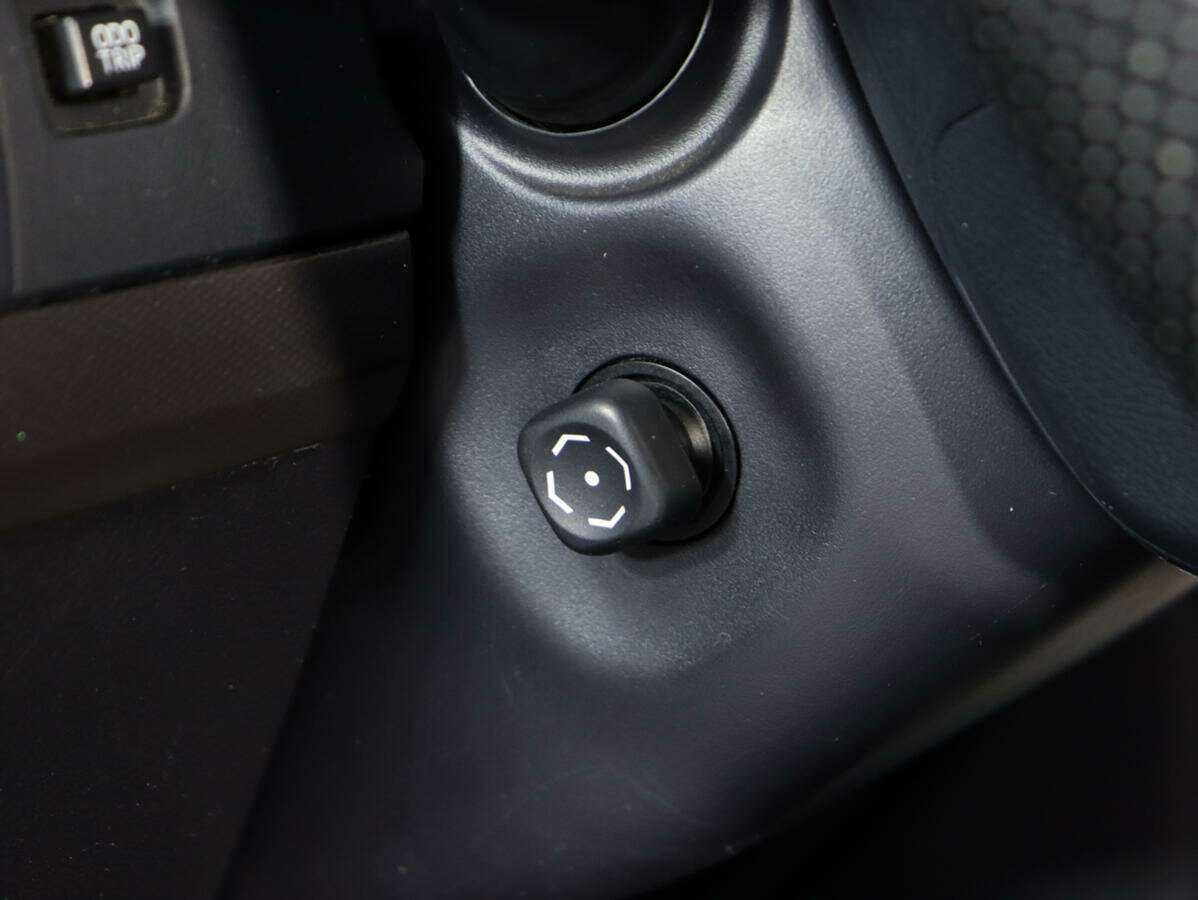 Toyota Land Cruiser Prado с пробегом — 2011 год. Фото: #15