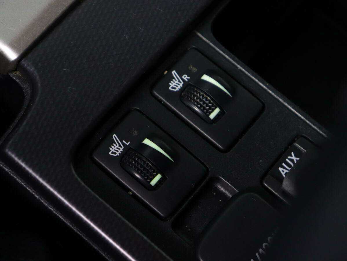 Toyota Land Cruiser Prado с пробегом — 2011 год. Фото: #16