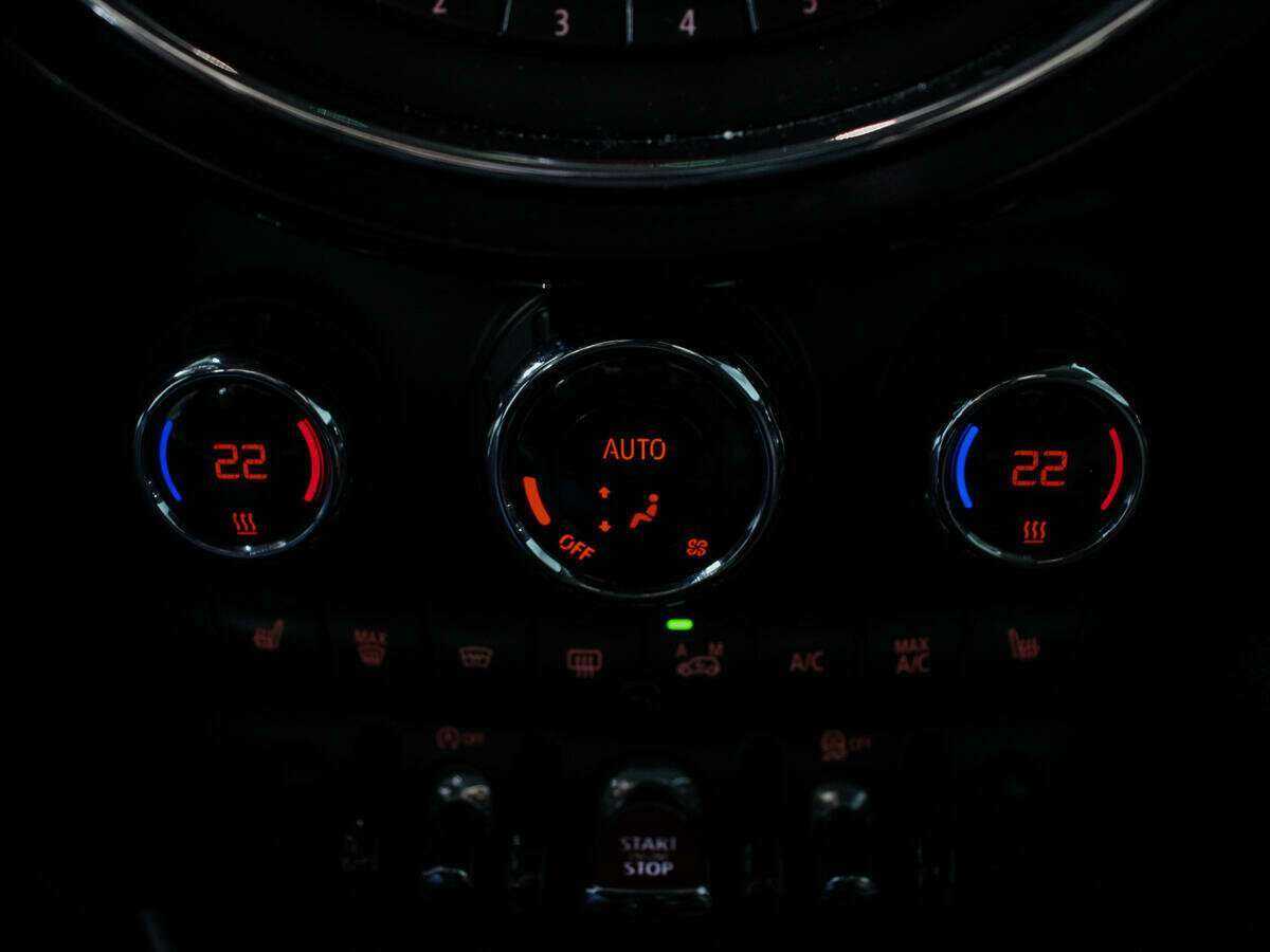 Mini Hatch с пробегом — 2014 год. Фото: #10