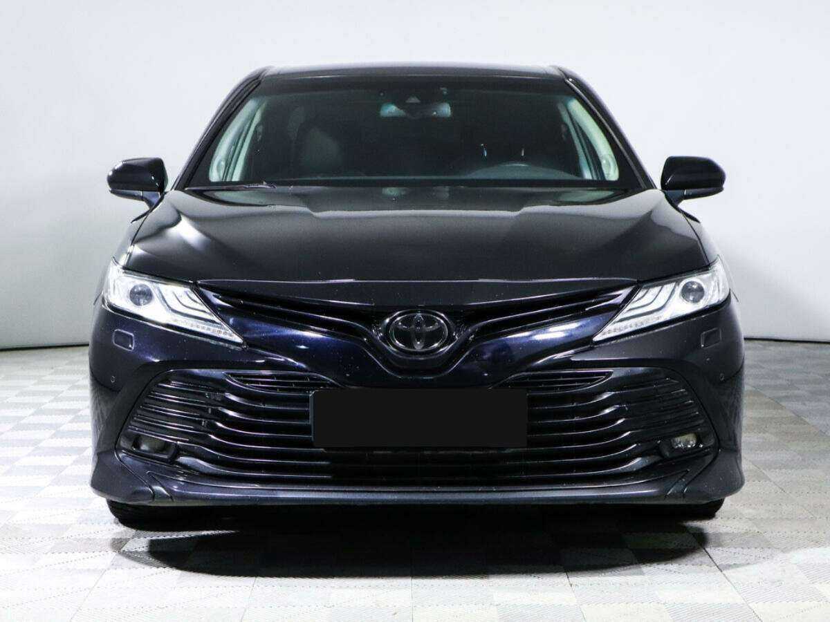 Toyota Camry с пробегом — 2020 год. Фото: #1