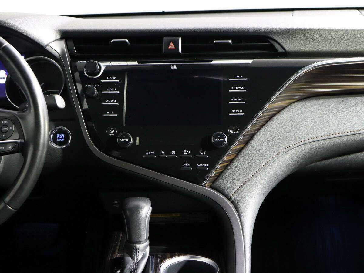 Toyota Camry с пробегом — 2020 год. Фото: #10