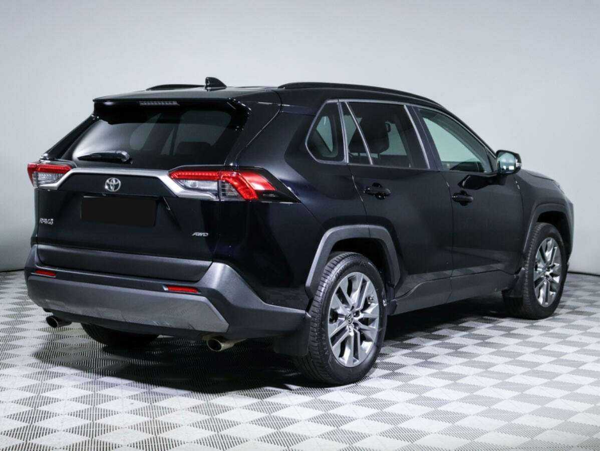 Toyota RAV4 с пробегом — 2022 год. Фото: #3