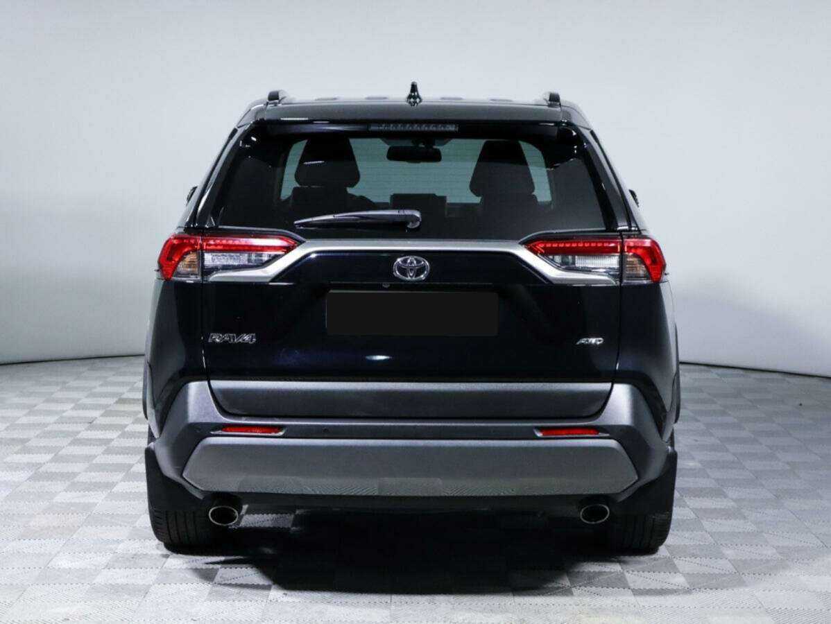 Toyota RAV4 с пробегом — 2022 год. Фото: #4