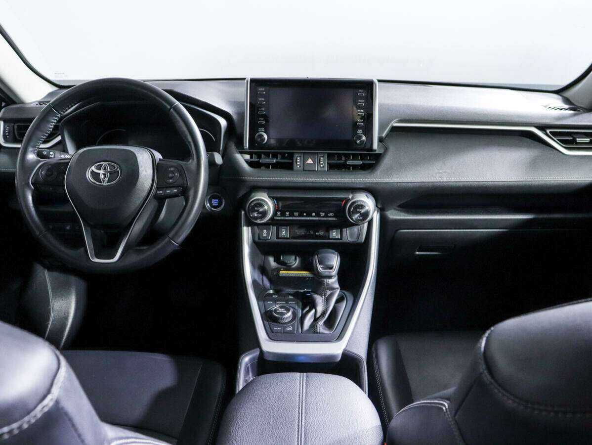 Toyota RAV4 с пробегом — 2022 год. Фото: #9