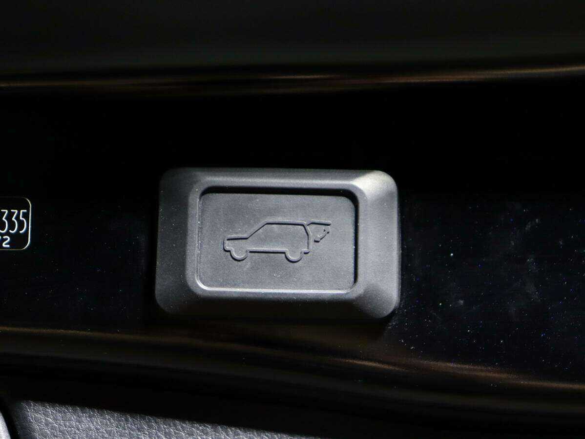 Toyota RAV4 с пробегом — 2022 год. Фото: #14