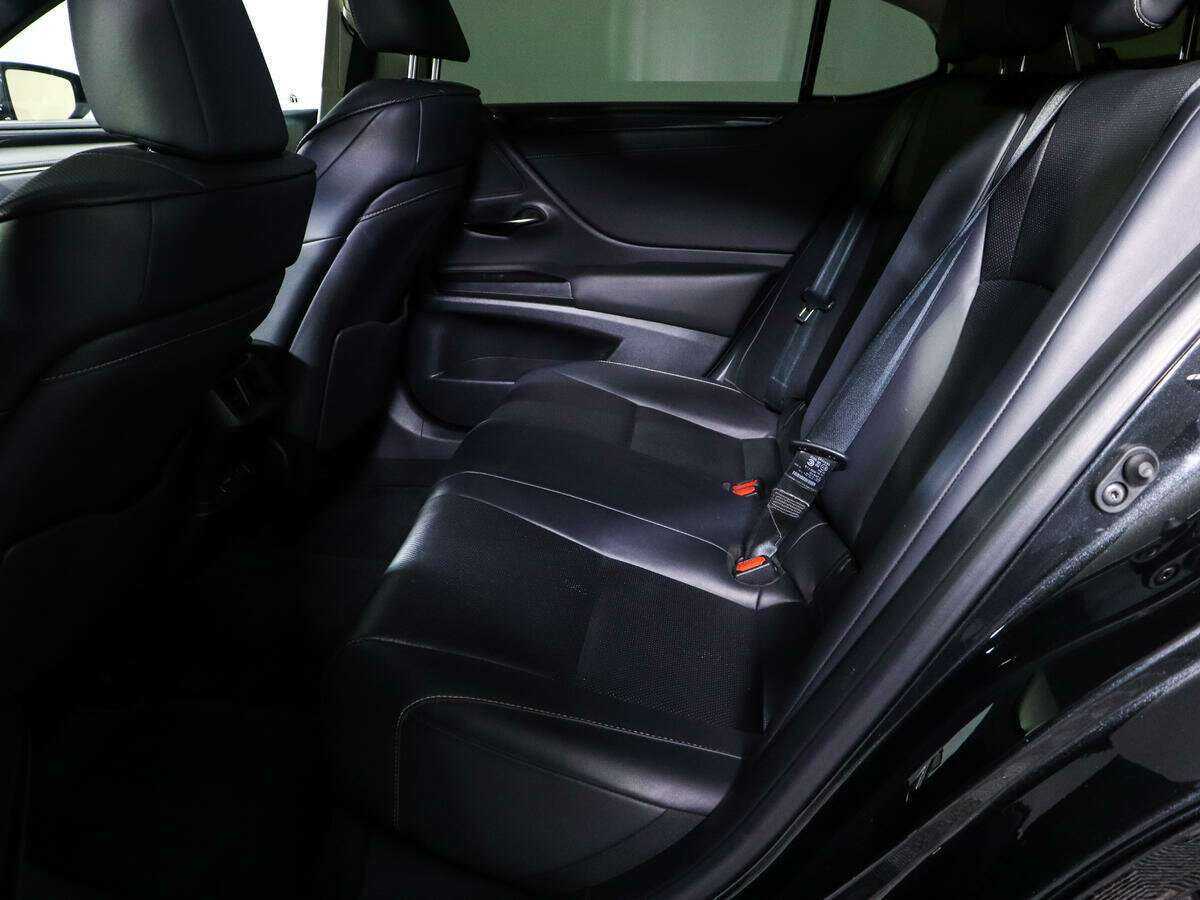 Lexus ES с пробегом — 2020 год. Фото: #6