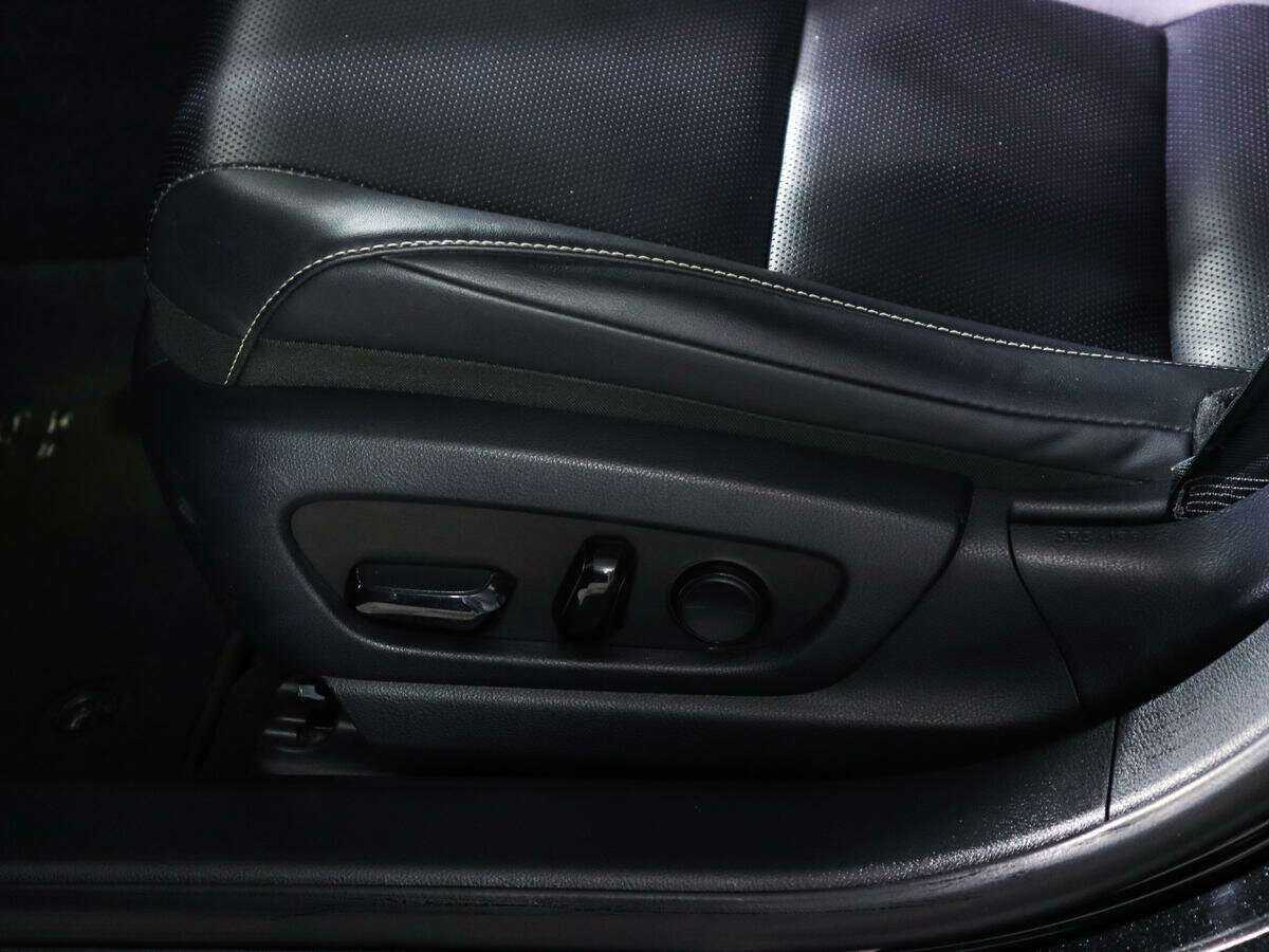 Lexus ES с пробегом — 2020 год. Фото: #19