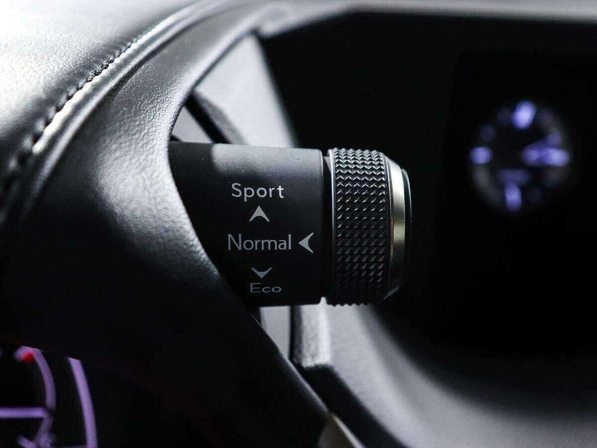 Lexus ES с пробегом — 2020 год. Фото: #20