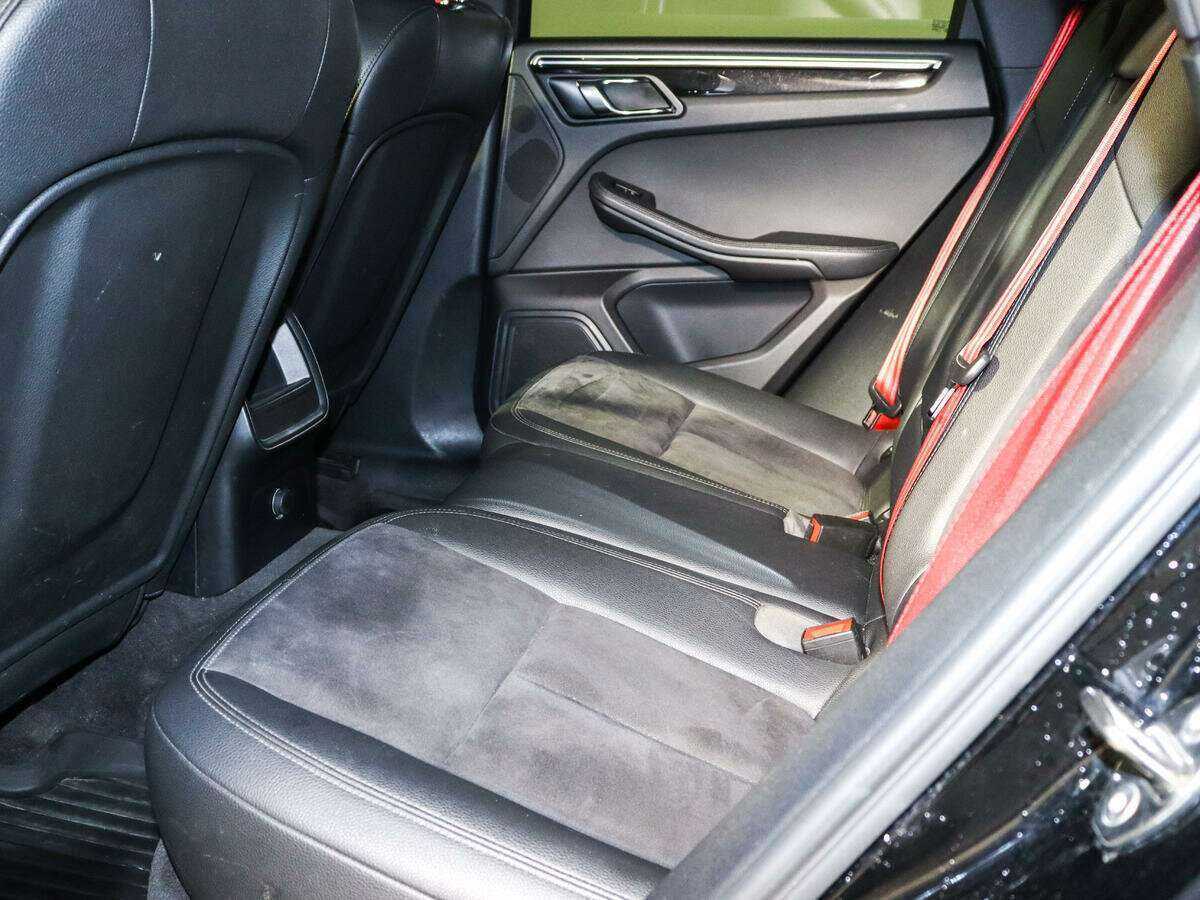 Porsche Macan с пробегом — 2014 год. Фото: #7