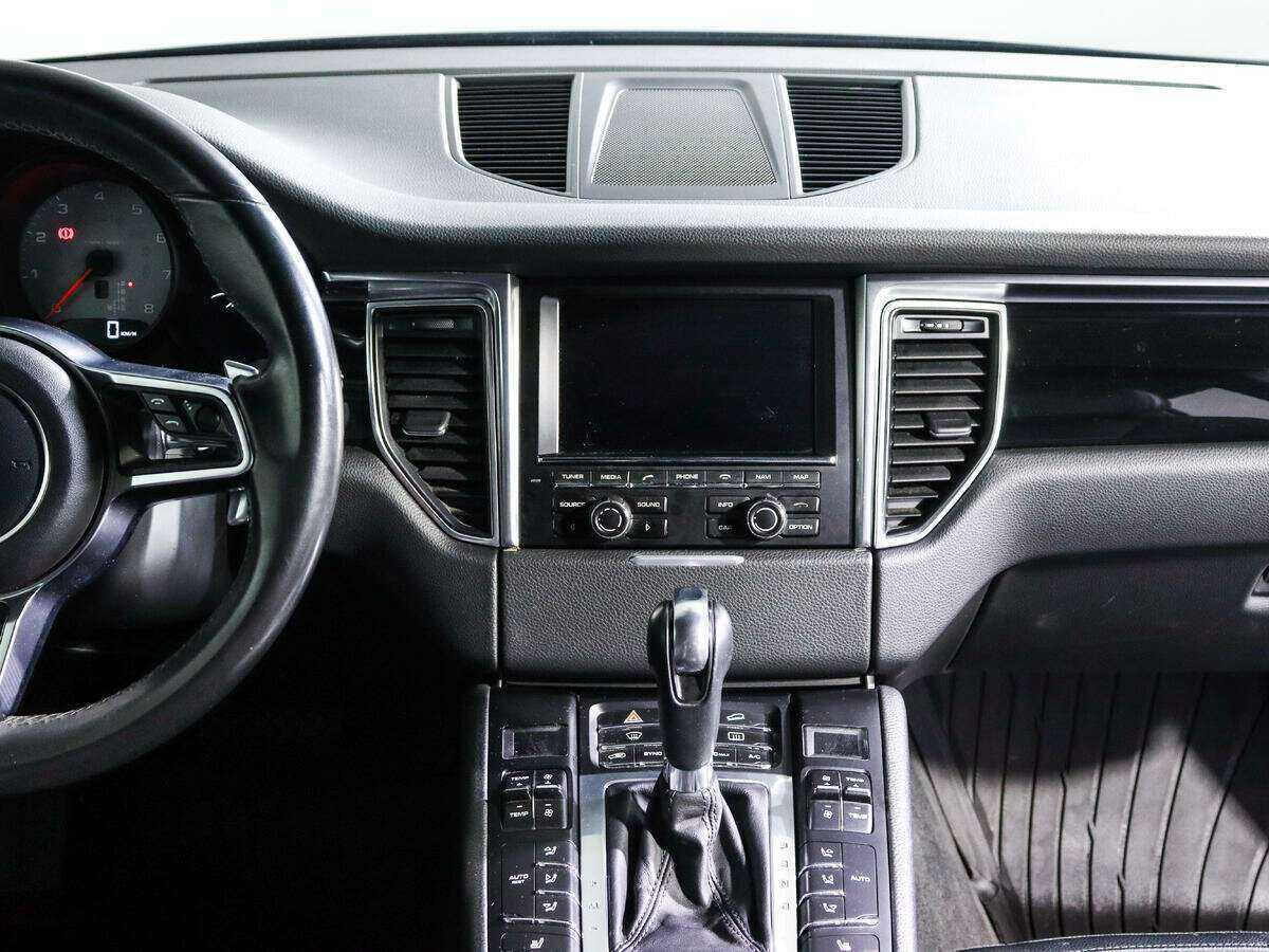 Porsche Macan с пробегом — 2014 год. Фото: #10