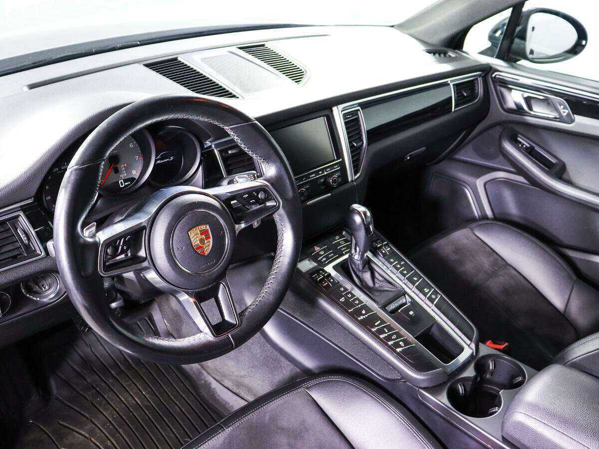 Porsche Macan с пробегом — 2014 год. Фото: #11